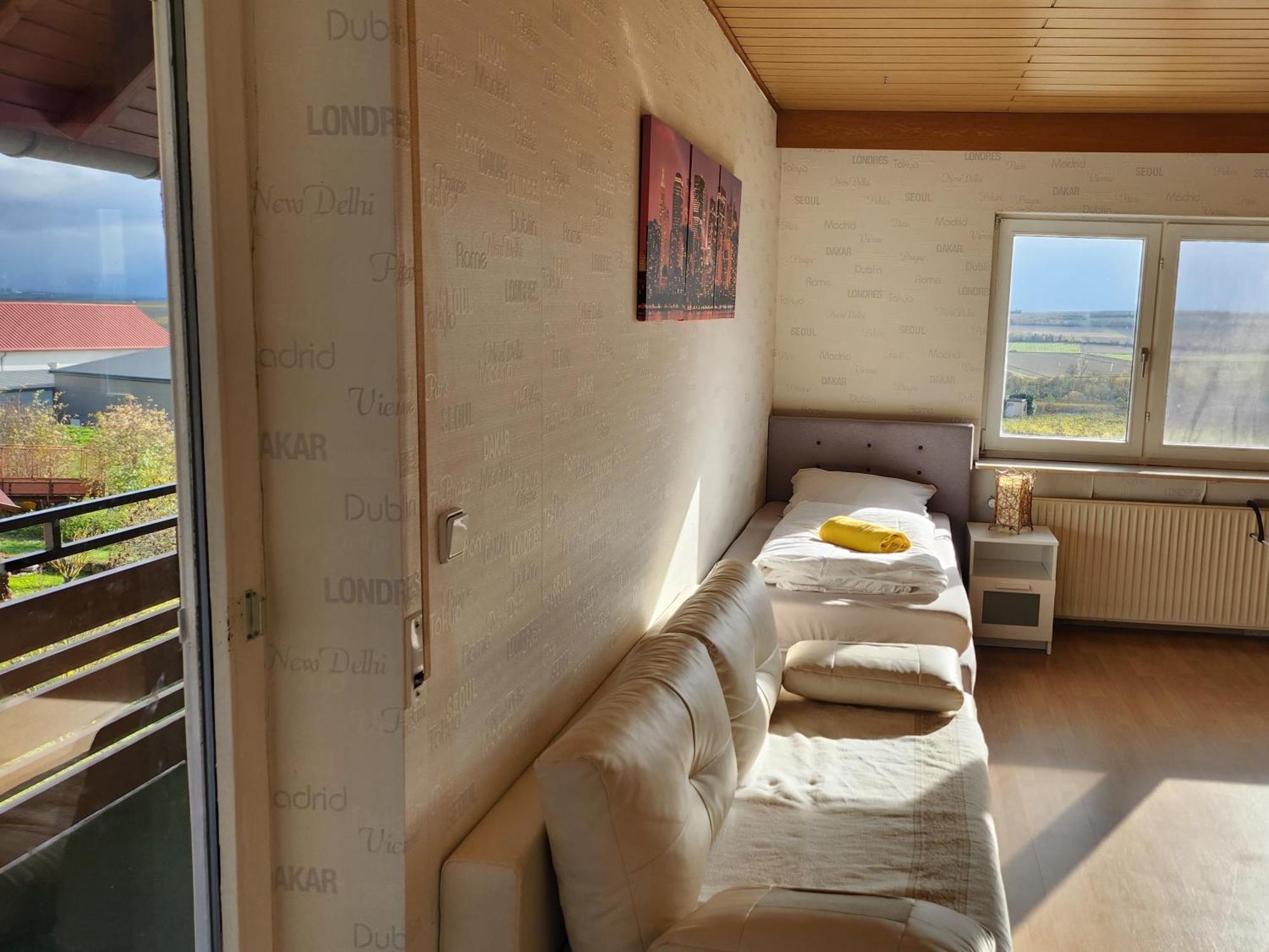 Ferienwohnung Ha-Wei -80 M2 Hangen-Weisheim Exterior photo